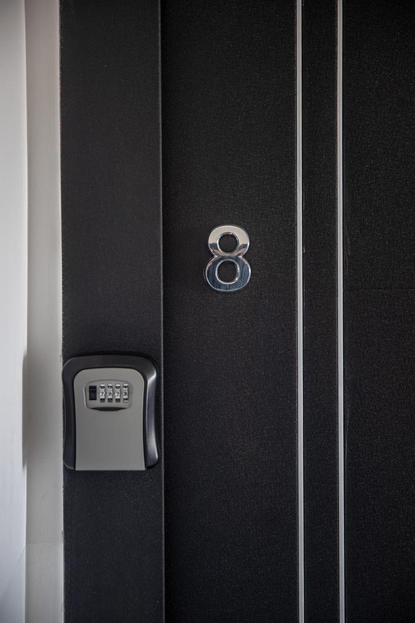 Agostini - Self Check-In Studios - Free Gated Parking On Site غييكا المظهر الخارجي الصورة