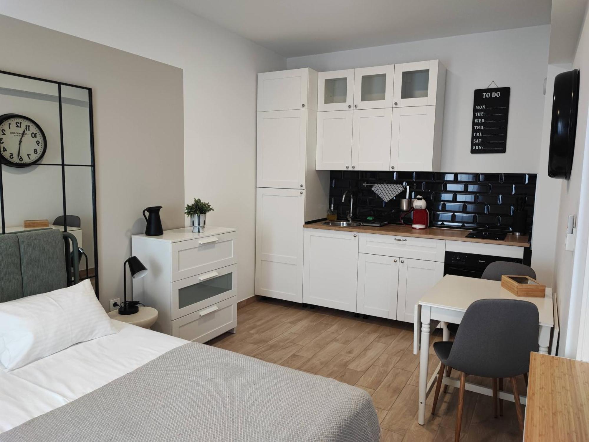 Agostini - Self Check-In Studios - Free Gated Parking On Site غييكا المظهر الخارجي الصورة